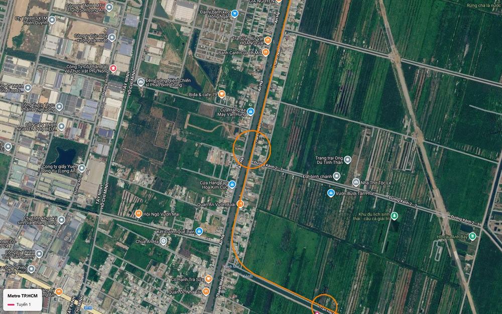 Ga trung chuyển của tuyến metro số 1 trên trục Thanh Niên – An Hạ, nơi hướng tuyến bẻ cong về phía đông