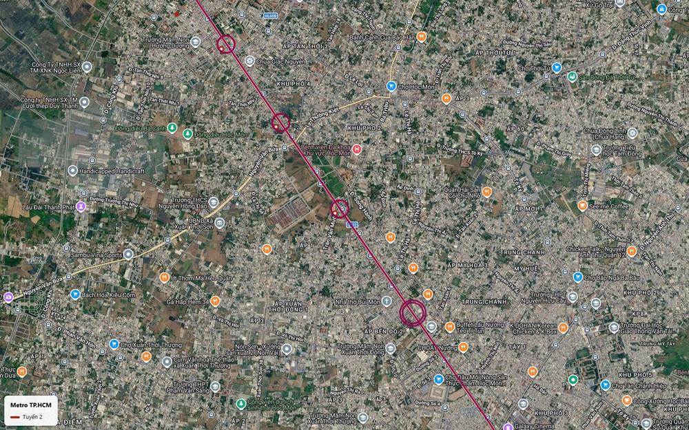 Tuyến metro số 2 TP.HCM đi qua trung tâm Hóc Môn, ngang chợ Hóc Môn, Bệnh viện Đa khoa Khu vực Hóc Môn và nhà thờ Bùi Môn